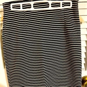 Shasa pencil skirt striped size Size Medium with a zipper